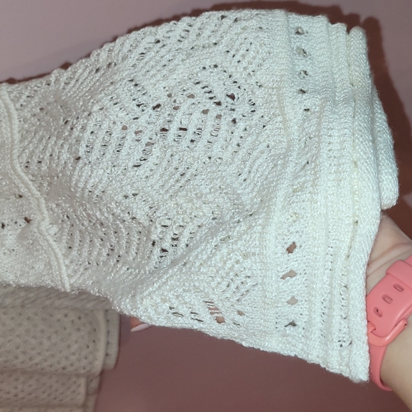 Lauren Conrad Bell sleeve top - Picture 3 of 6